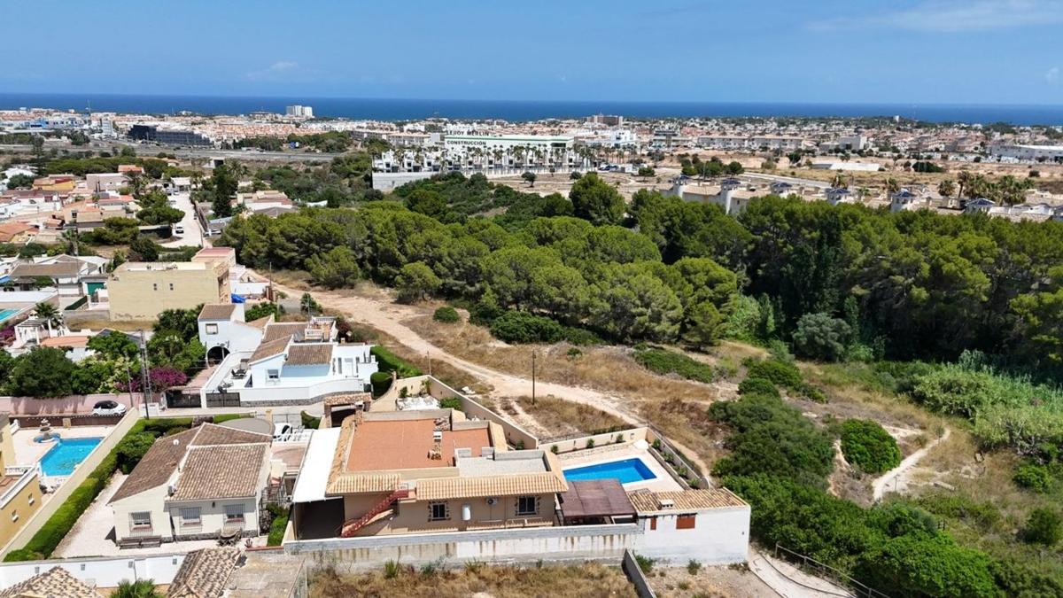 Продажа отдельного шале в Casa o chalet en La Zenia, Orihuela, Ориуэла photo 3