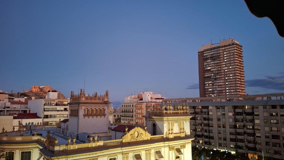 Venta de piso en Piso en Ensanche-Diputación, Alicante / Alacant, Alicante / Alacant
 photo 2
