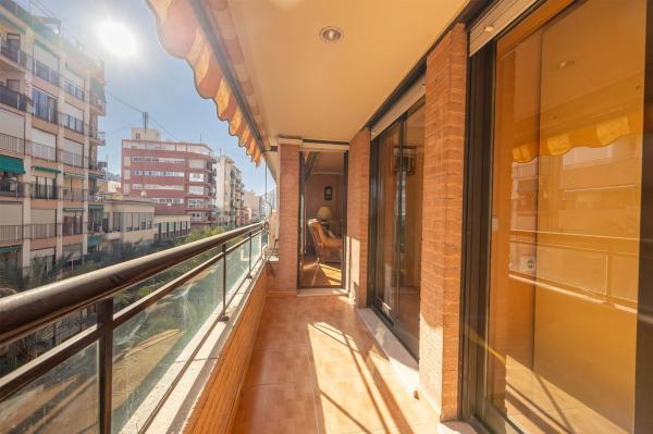 Venta de piso en Piso en Calle San Vicente, San Antón, Alicante / Alacant, Alicante / Alacant
thumbnail 1