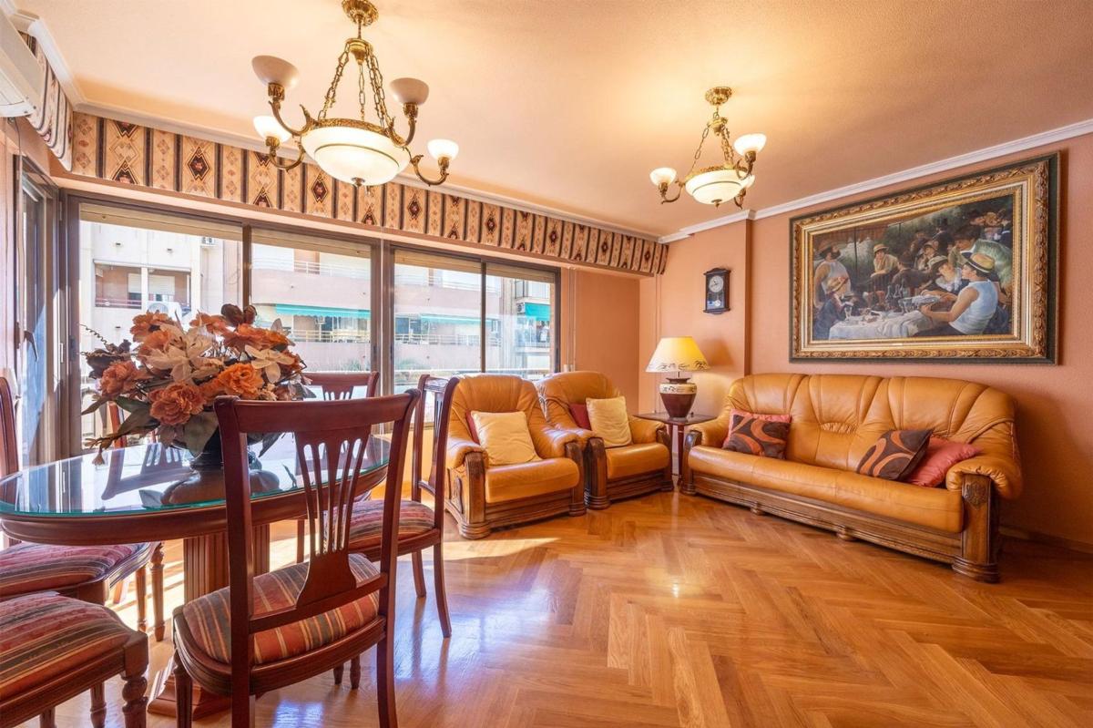 Venta de piso en Piso en Calle San Vicente, San Antón, Alicante / Alacant, Alicante / Alacant
photo 5