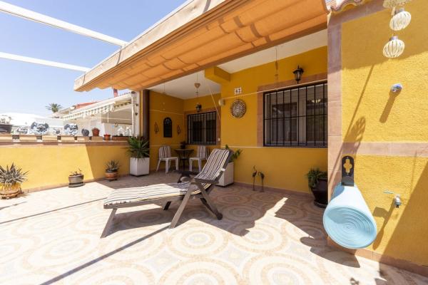 Casa o chalet independiente en Calle de la Primavera, La Siesta - El Salado - Torreta, Torrevieja photo 1