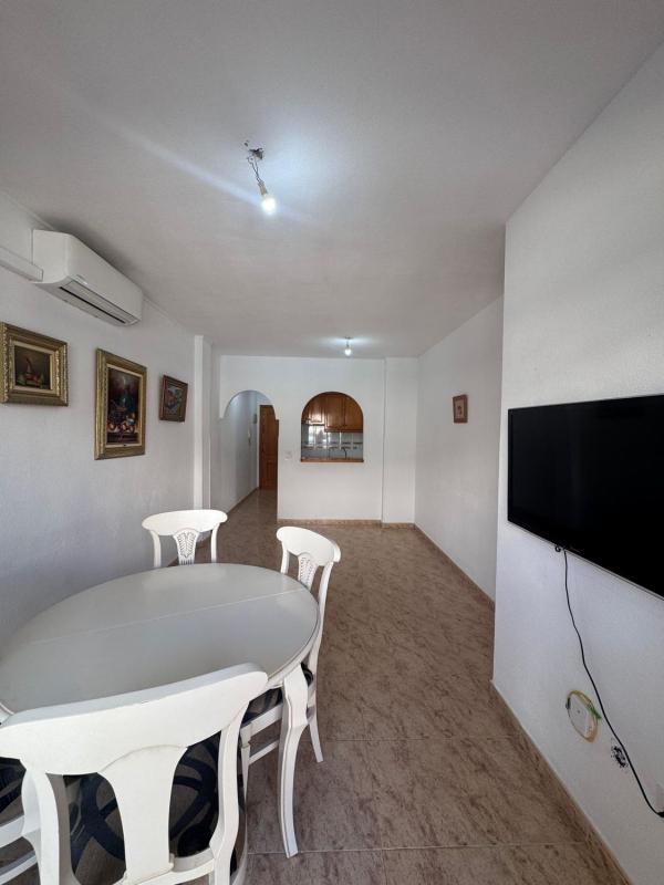 Venta de piso en Piso en Caballero Rodas, Las Piscinas Naturales, Torrevieja, Torrevieja
photo 3