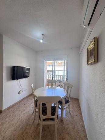 Venta de piso en Piso en Caballero Rodas, Las Piscinas Naturales, Torrevieja, Torrevieja
 photo 4