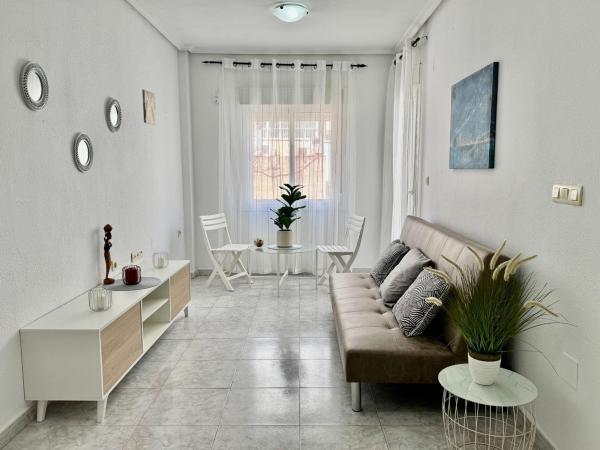Venta de piso en Piso en Calle San Pascual, Centro - Muelle Pesquero, Torrevieja, Torrevieja
 photo 3