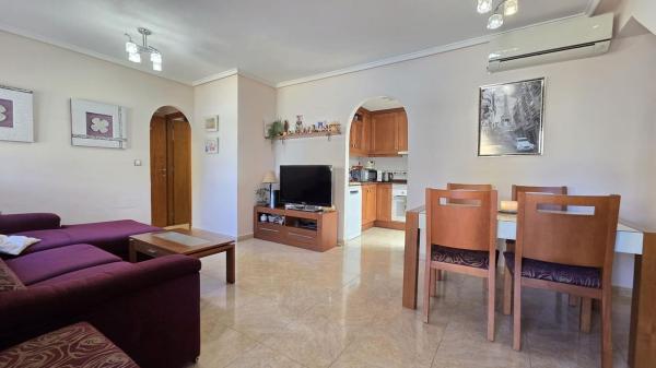 Chalet adosado en Calle Gotzone Mora s/n, Parque Acuático - Sector 25, Torrevieja photo 4