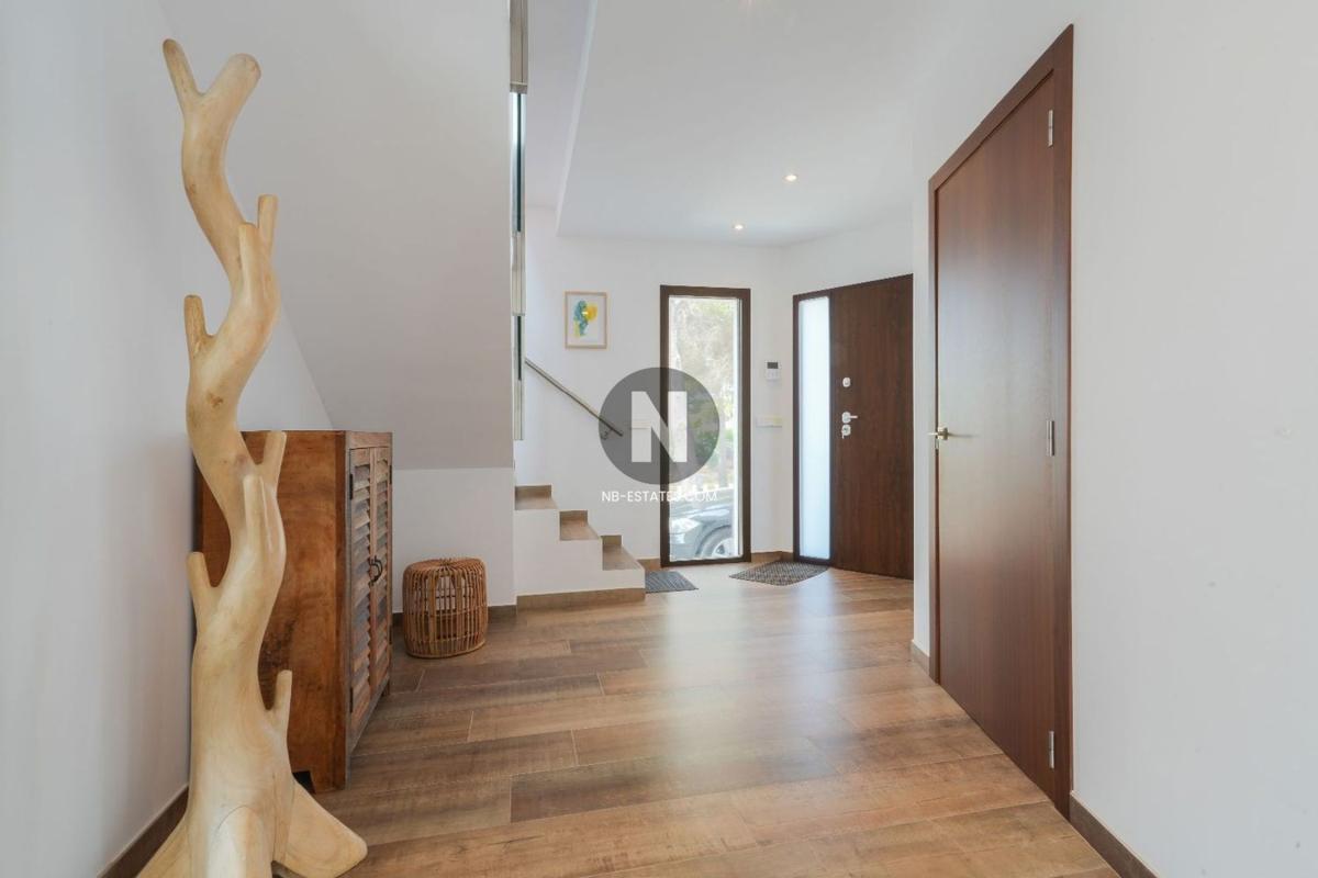 Properties for sale and rent in Spain photo 4