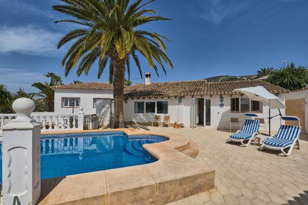 Chalet independiente en venta en Casa o chalet en Calle Albatera, Paichi, Moraira, Moraira
 photo 1
