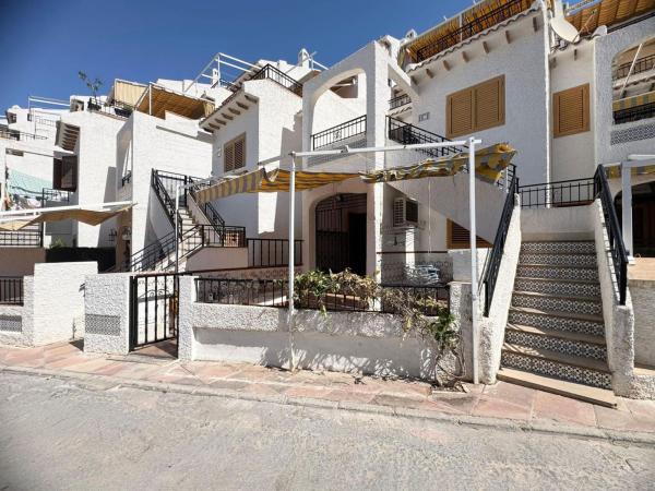 Venta de piso en Piso en Calas de Santiago Bernabeu, Santa Pola, Santa Pola
photo 1