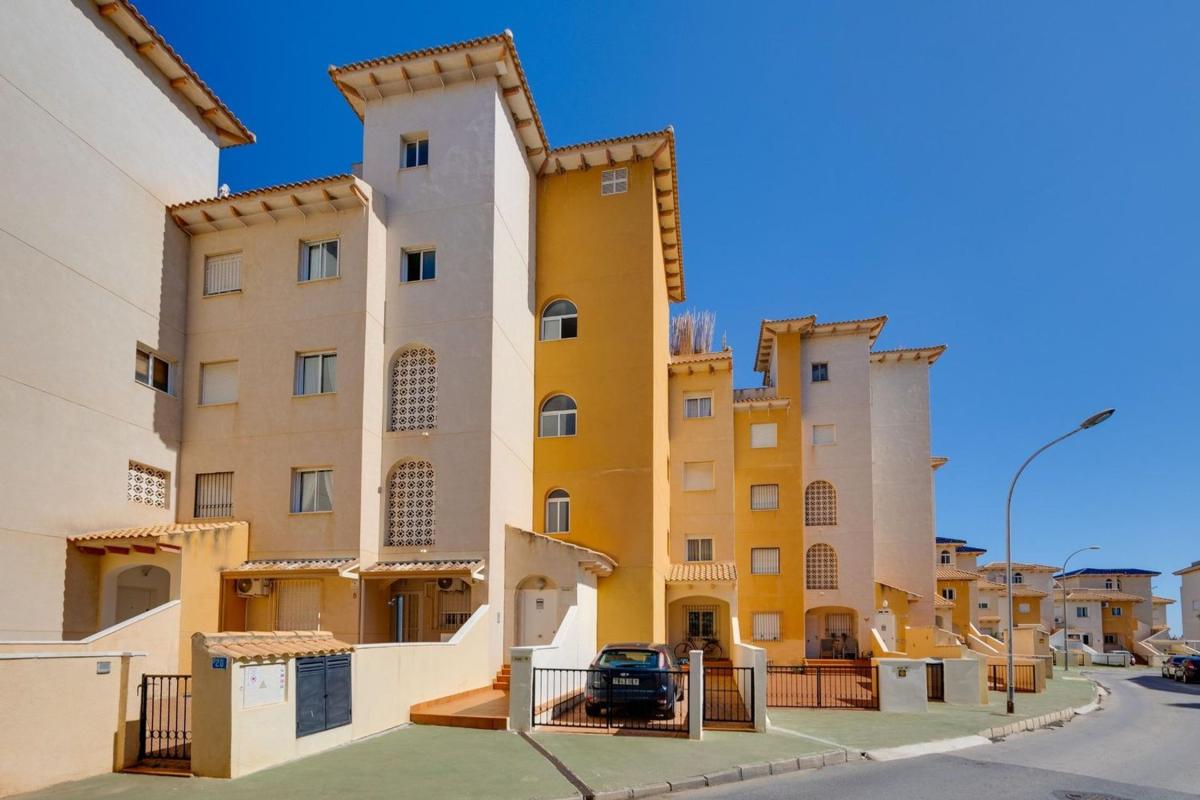 Sale of apartment in Piso en Calle Samaniego, Campoamor, Orihuela, Orihuela
photo 3