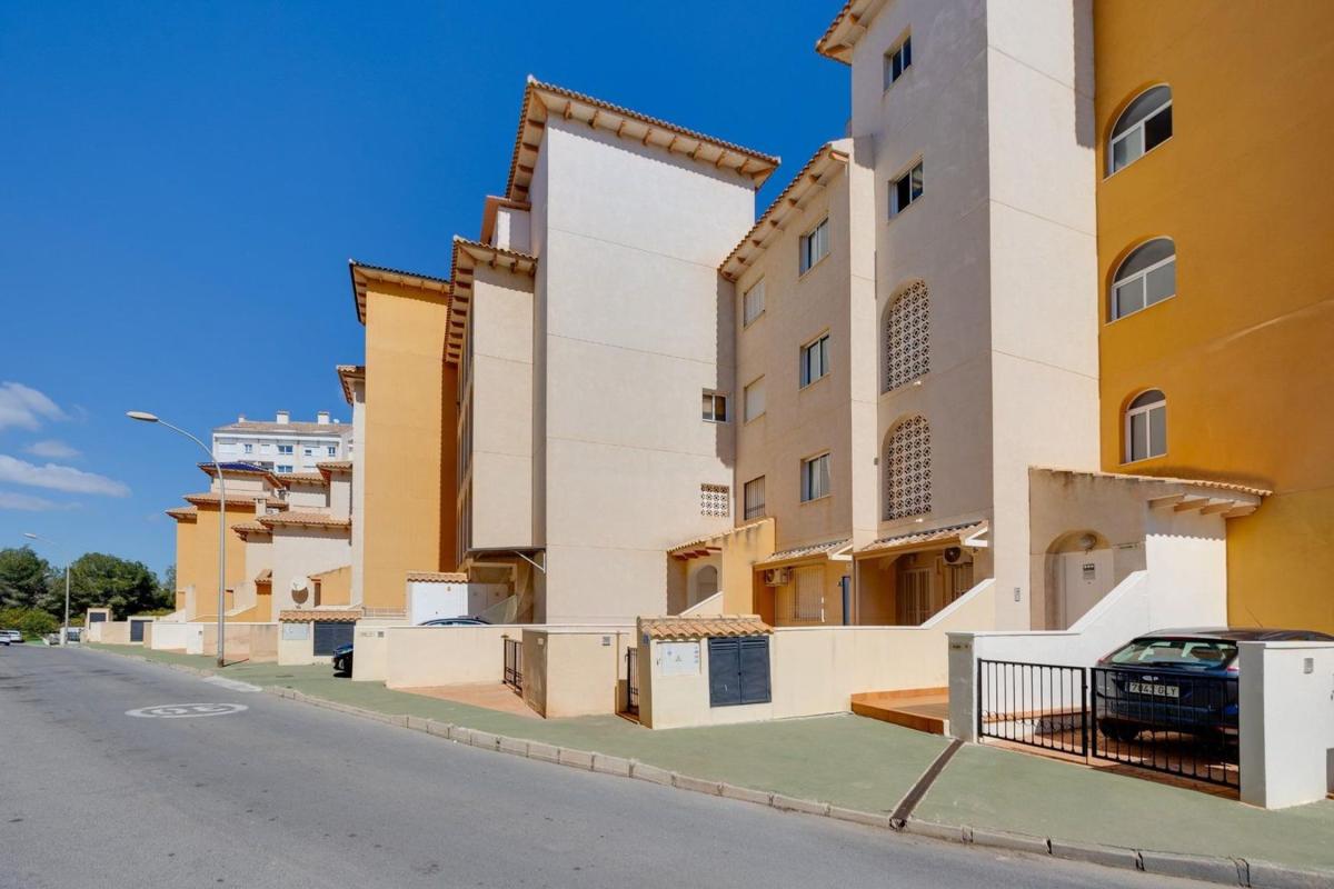 Sale of apartment in Piso en Calle Samaniego, Campoamor, Orihuela, Orihuela
photo 5