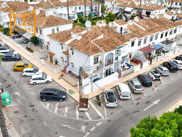 Chalet pareado en Urbanización Lago Jardín, 62, Los Balcones - Los Altos del Edén, Torrevieja photo 2