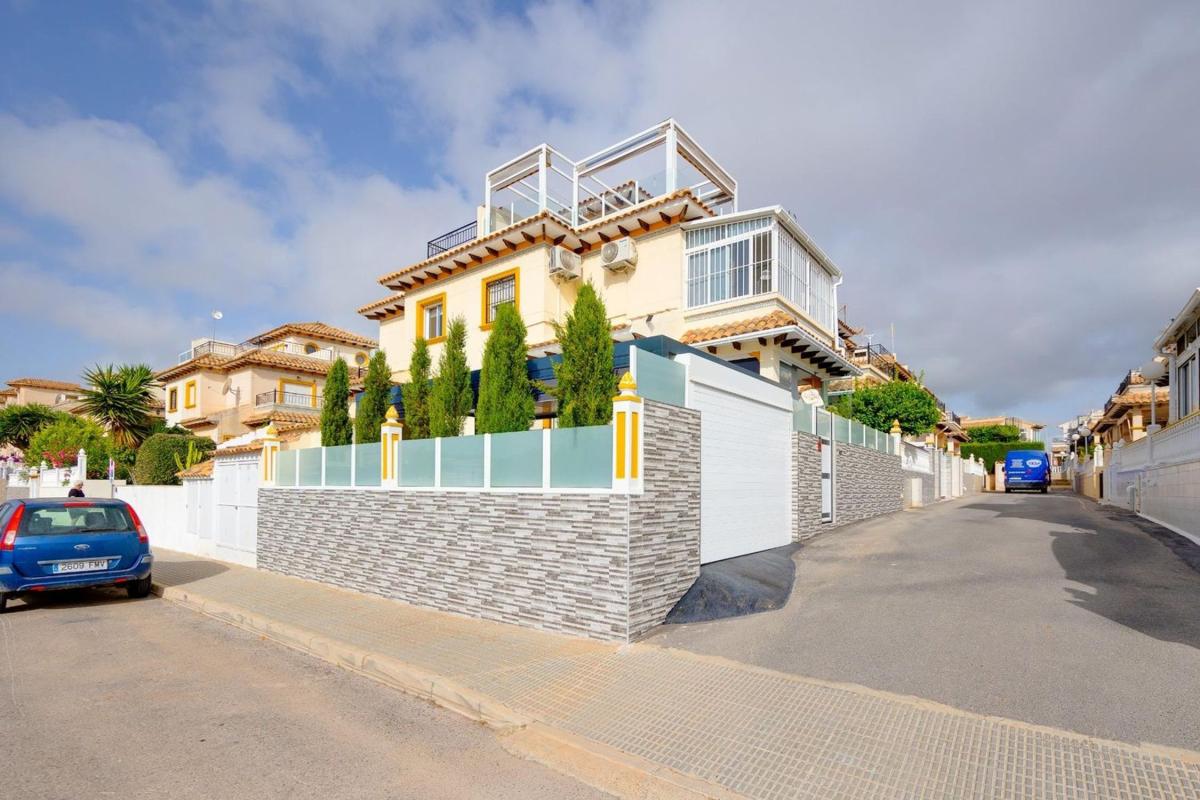 Propiedades en venta y alquiler en España photo 1