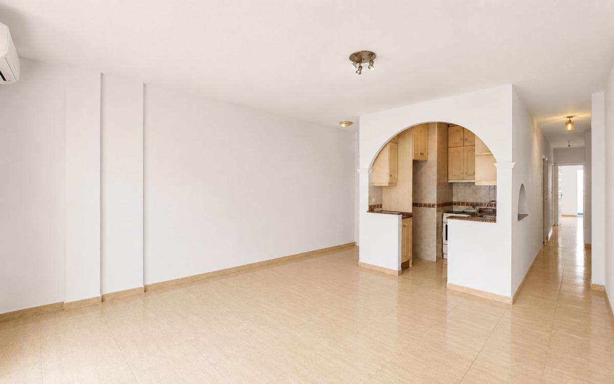 Venta de piso en Piso en Juan Mateo Garcia, Centro - Muelle Pesquero, Torrevieja, Torrevieja
photo 4
