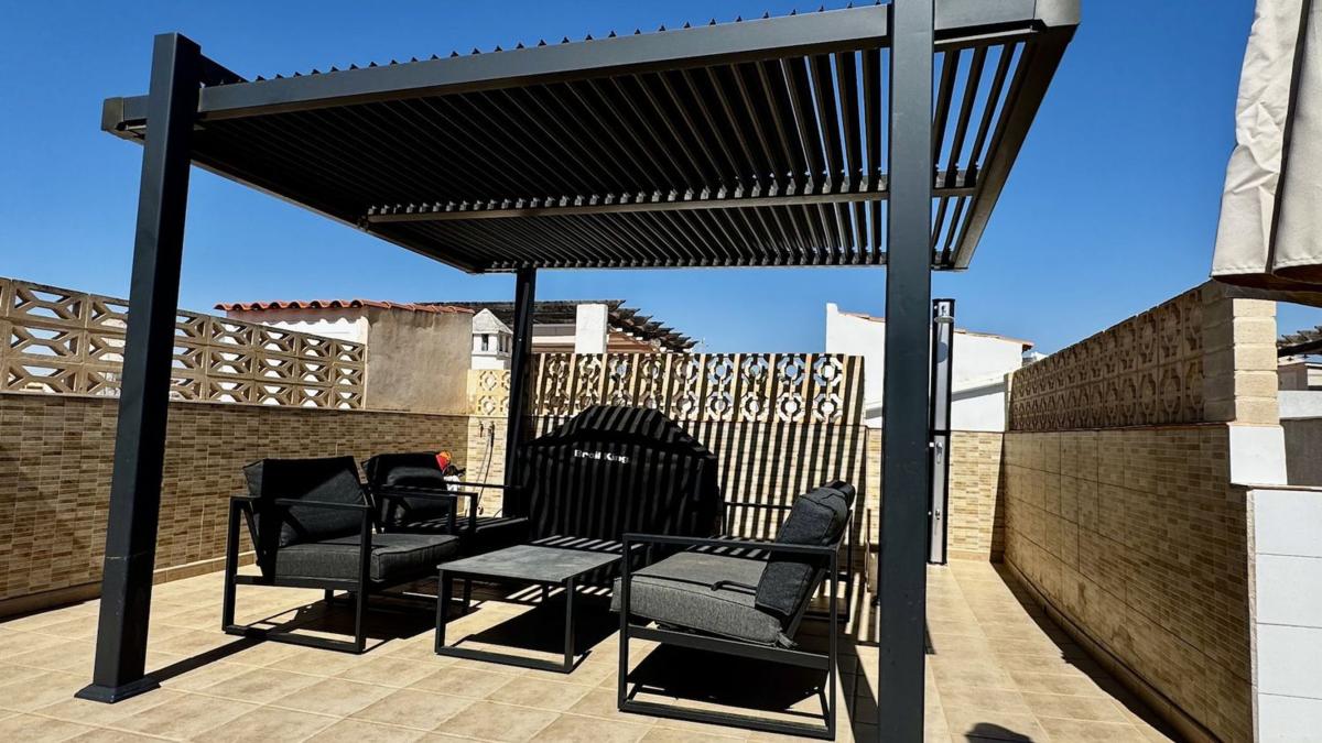 Продажа квартиры на Piso en Calle Jacinto Benavente s/n, Zona los Frutales, Torrevieja, Торревьеха
photo 1