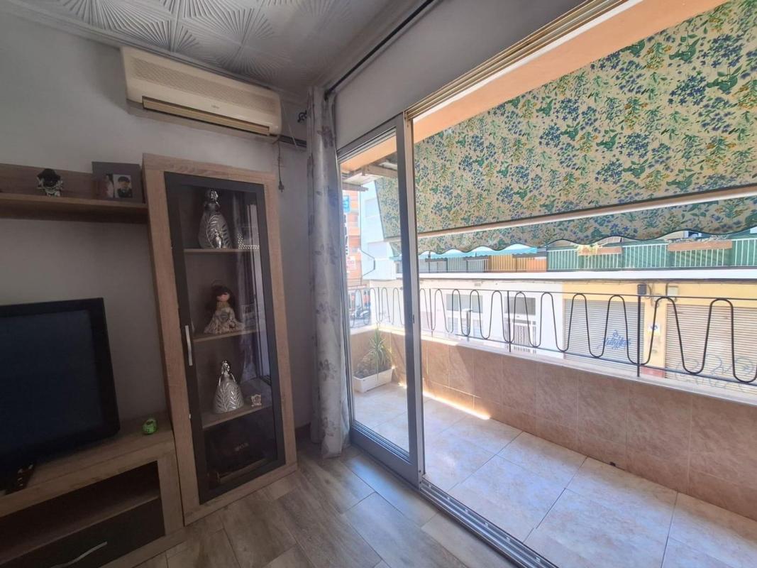 Продажа квартиры на Piso en Calle Foguerer, Carolinas Altas, Alicante / Alacant, Аликанте / Алакант
photo 1