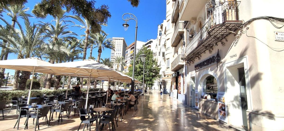 Продажа квартиры на Piso en Valdes, Centro Tradicional, Alicante / Alacant, Аликанте / Алакант
 photo 2