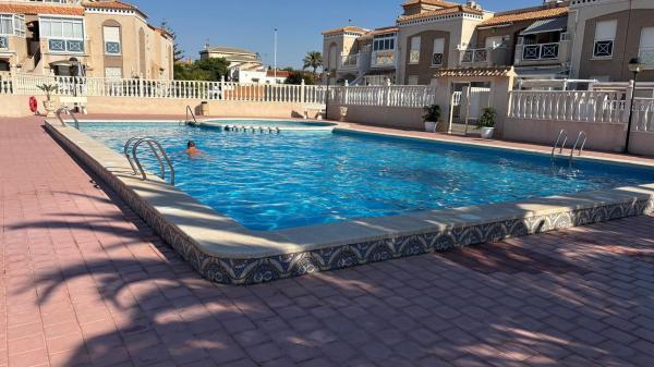 Chalet adosado en Casa Peinao II, 4, Aguas Nuevas, Torrevieja photo 4