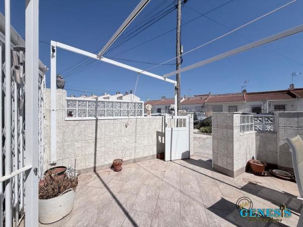 Chalet pareado en Antonio Ordoñez s/n, La Siesta - El Salado - Torreta, Torrevieja photo 2