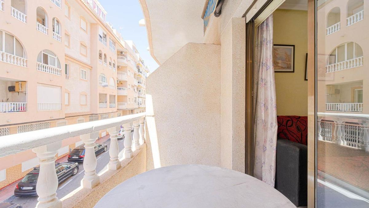Venta de piso en Piso en Calle la Loma, Avenida Habaneras - Curva de Palangre, Torrevieja, Torrevieja
photo 2