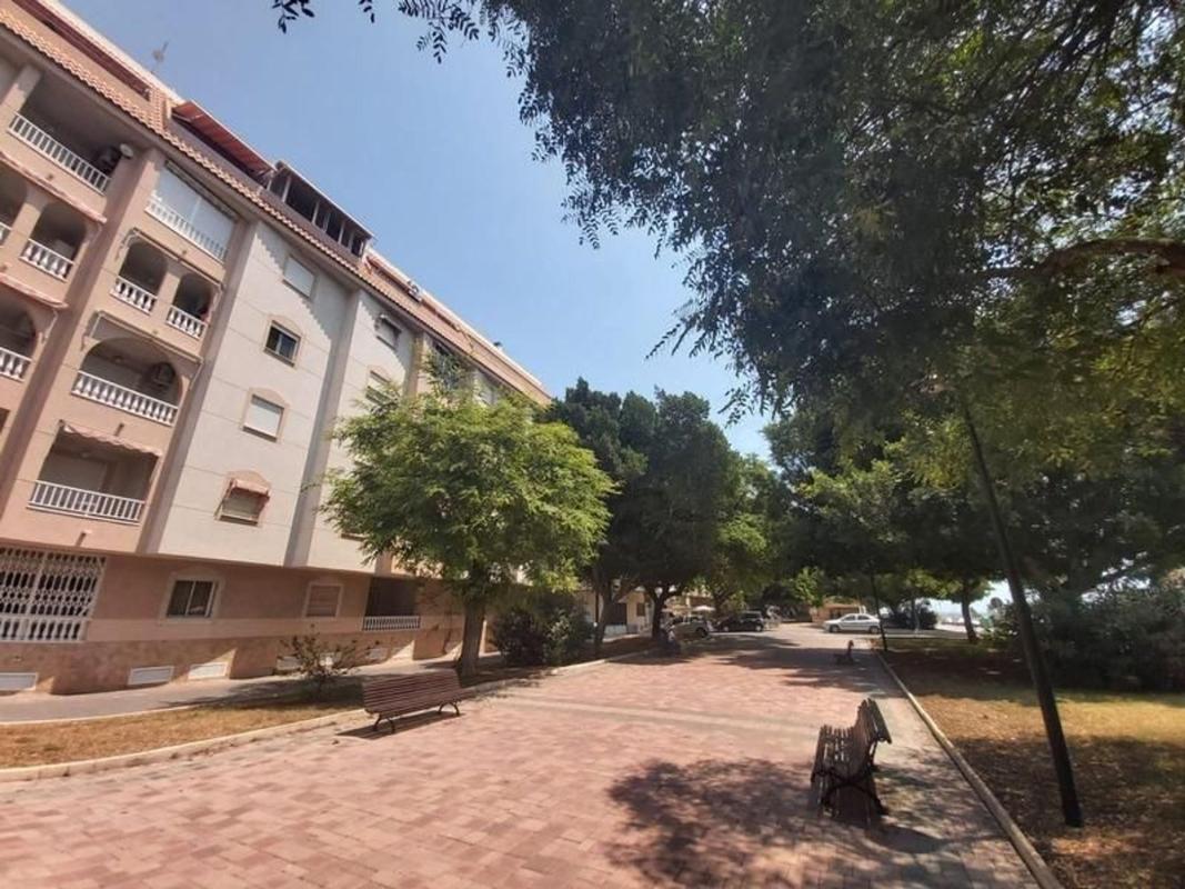 Venta de piso en Piso en Avenida de Pinoso, 12, El Acequión, Torrevieja, Torrevieja
photo 1