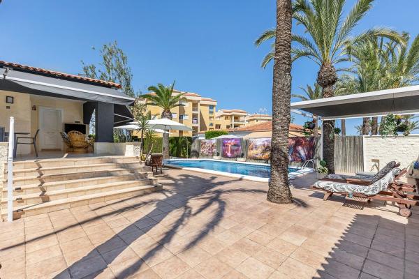 Casa o chalet independiente en Rocio del Mar s/n, Punta Prima, Torrevieja thumbnail 1