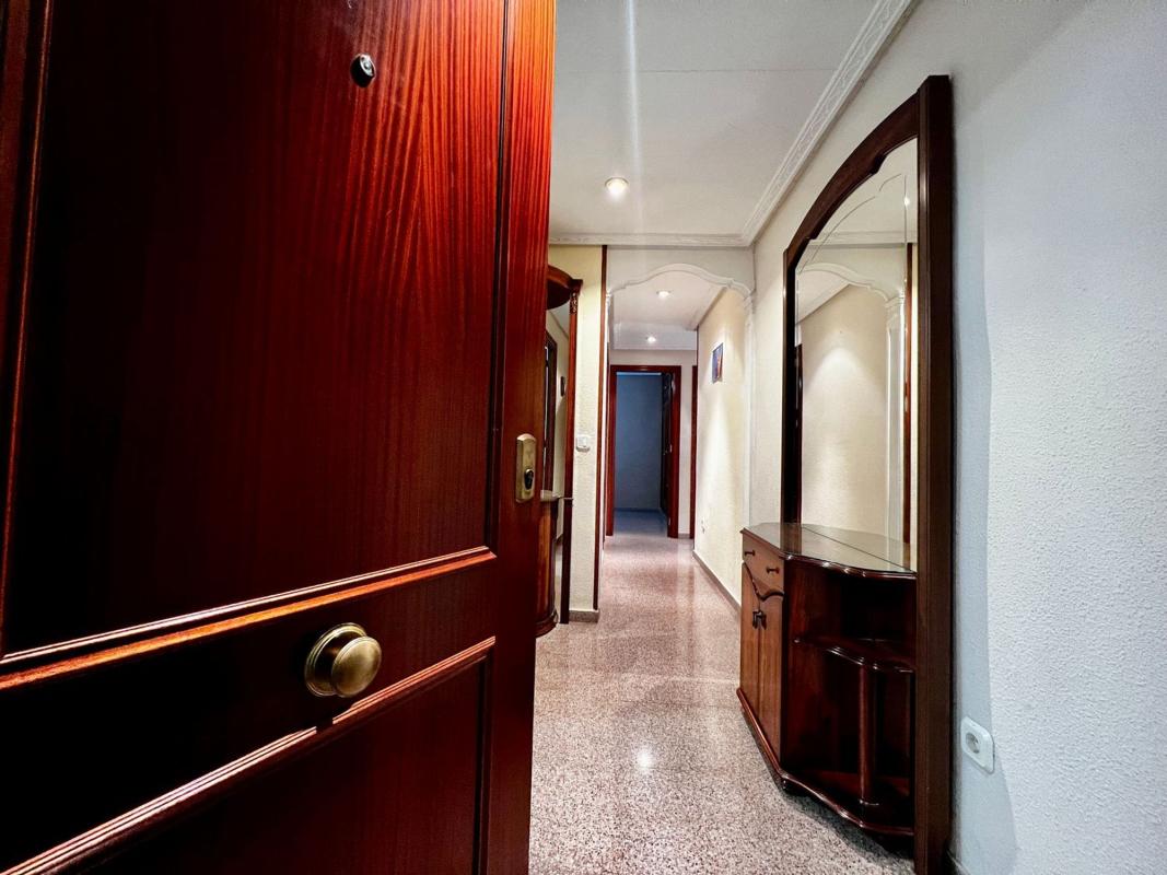 Продажа квартиры на Piso en Avenida Pintor Baeza, 3 f, Altozano, Alicante / Alacant, Аликанте / Алакант
photo 1