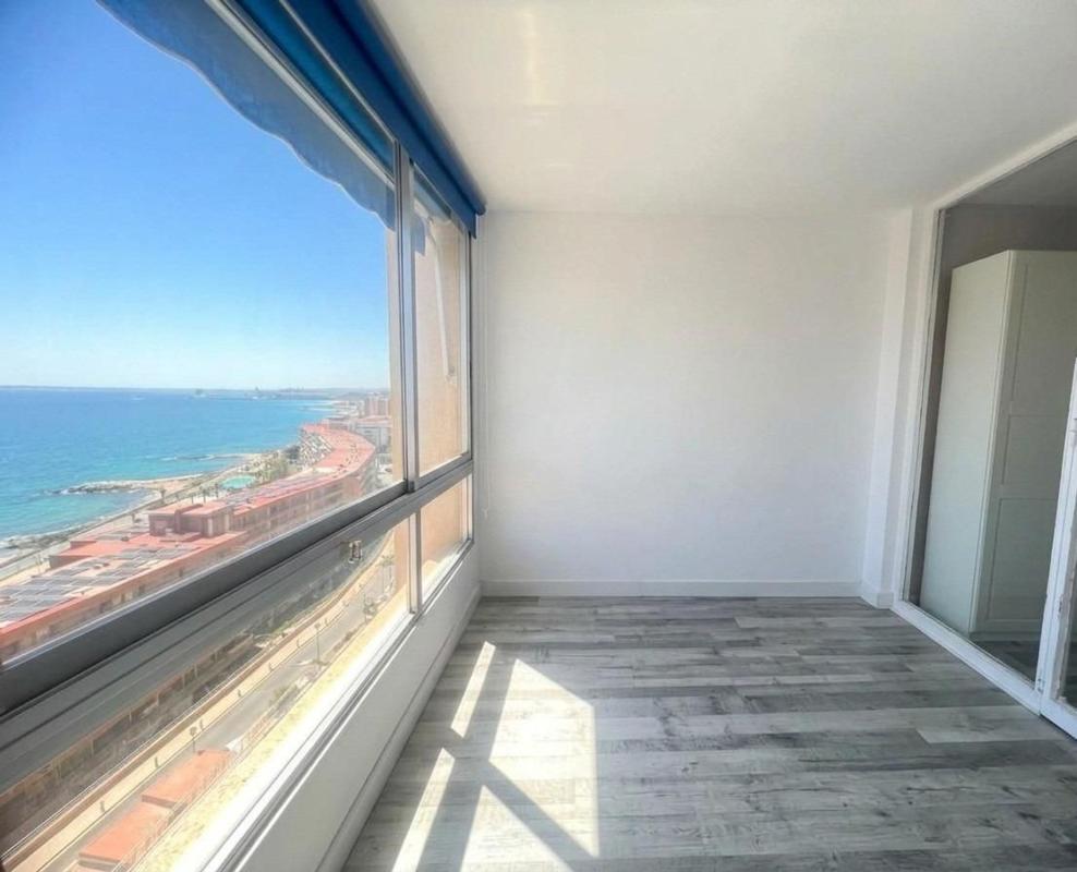 Продажа квартиры на Piso en Avenida de Villajoyosa, 97 a, La Albufereta, Alicante / Alacant, Аликанте / Алакант
photo 1