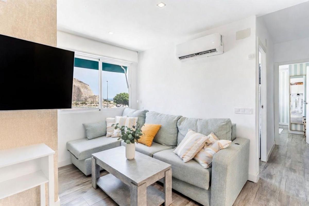 Venta de piso en Piso en Avenida de Dénia, Raval Roig-Virgen del Socorro, Alicante / Alacant, Alicante / Alacant
 photo 3