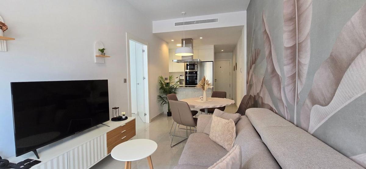 Venta de piso en Piso en Calle María Gil Vallejos, 32, Avenida Habaneras - Curva de Palangre, Torrevieja, Torrevieja
 photo 3