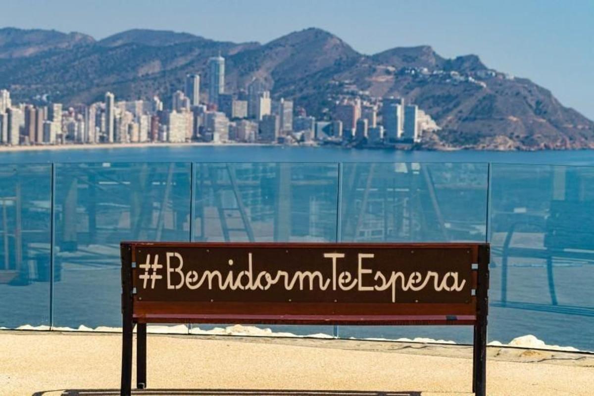 Terreno en venta en Benidorm, Alicante photo 1