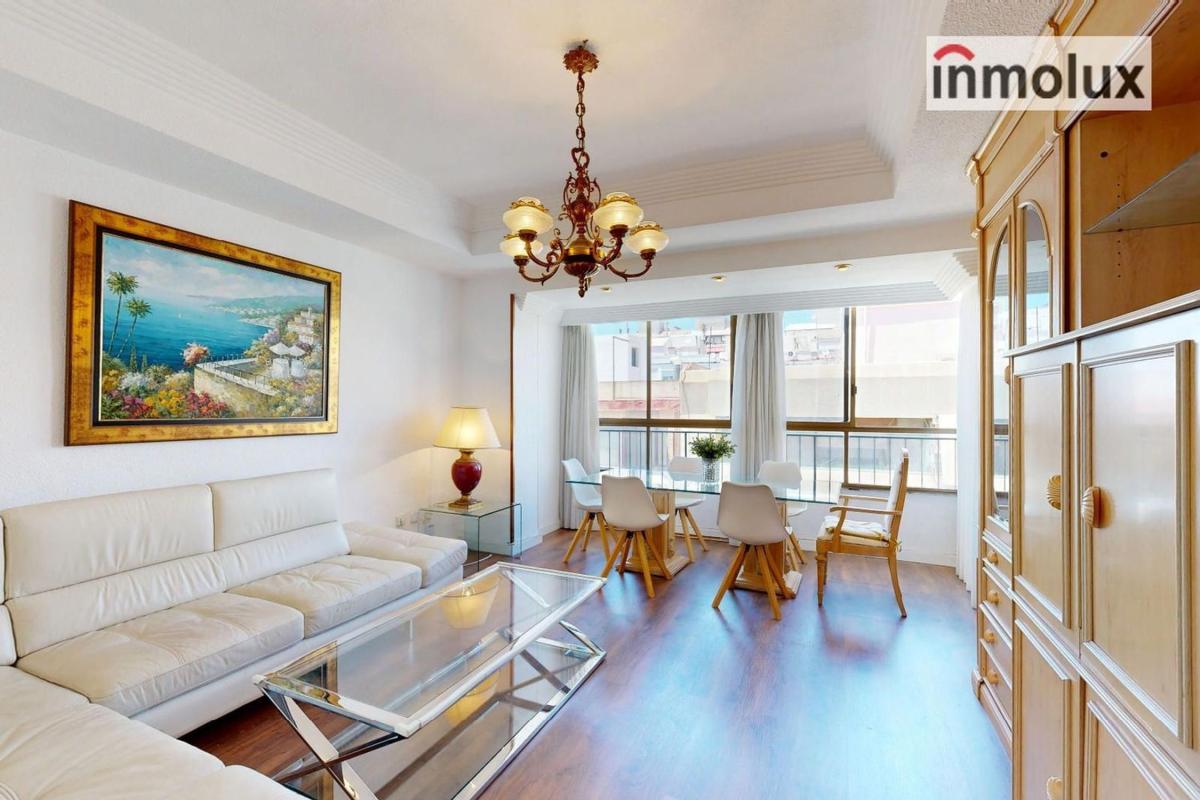 Продажа квартиры на Piso en Calle Poeta Vila y Blanco, Ensanche-Diputación, Alicante / Alacant, Аликанте / Алакант
photo 1