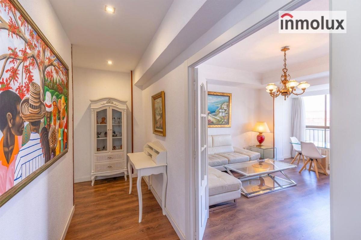 Продажа квартиры на Piso en Calle Poeta Vila y Blanco, Ensanche-Diputación, Alicante / Alacant, Аликанте / Алакант
photo 3