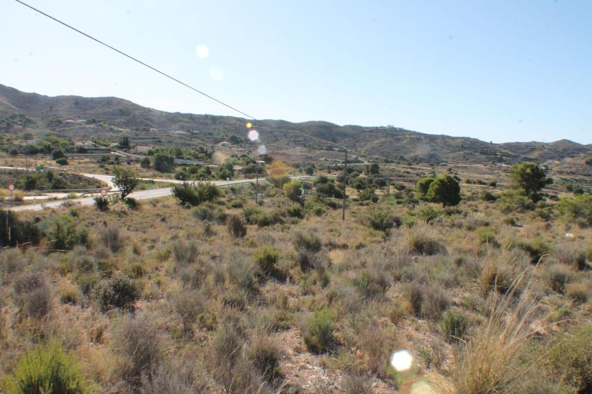 Terreno en venta en Busot, Alicante photo 2