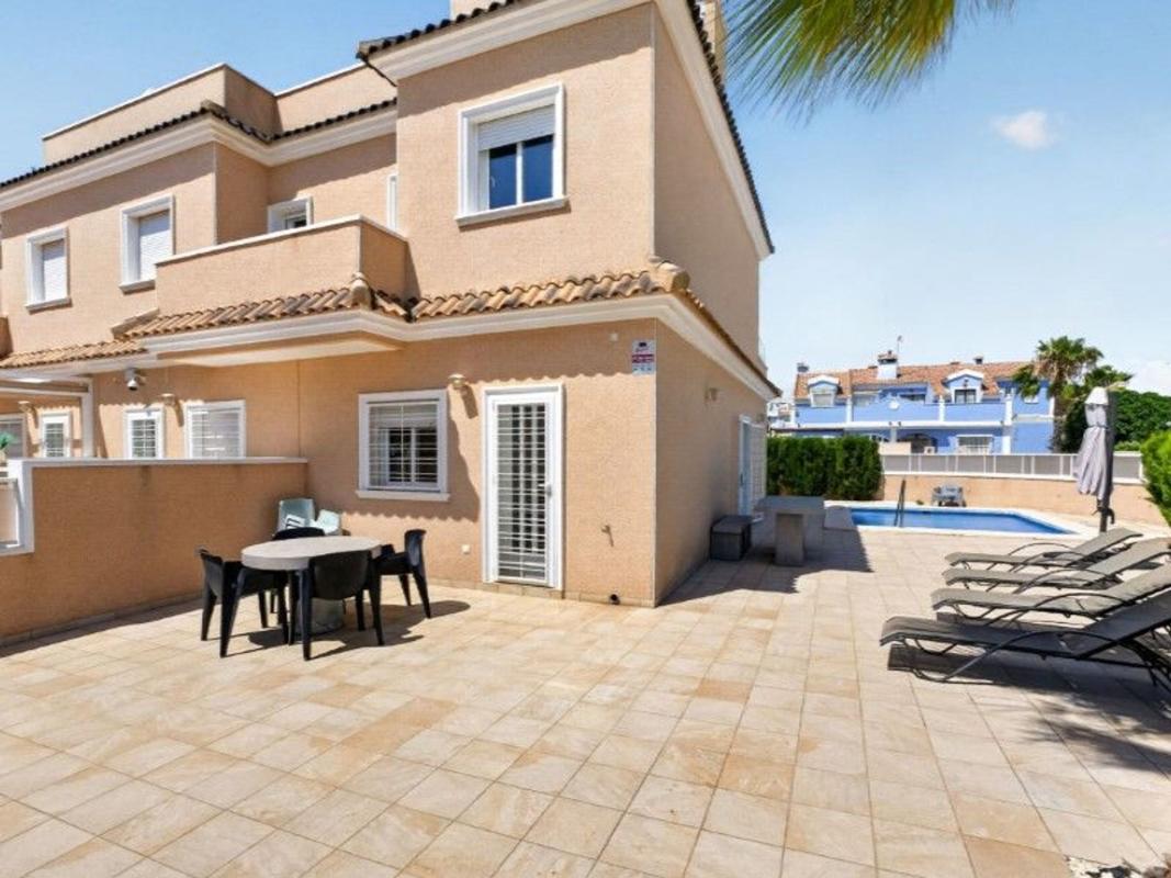 Sprzedaż niezależnego domku jednorodzinnego w Casa o chalet en Lomas de Cabo Roig, Orihuela, Orihuela photo 4