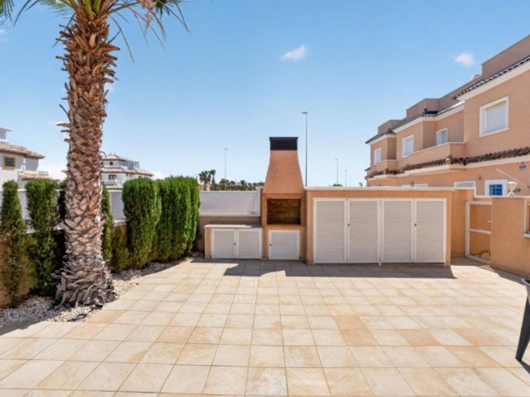 Sprzedaż niezależnego domku jednorodzinnego w Casa o chalet en Lomas de Cabo Roig, Orihuela, Orihuela photo 5