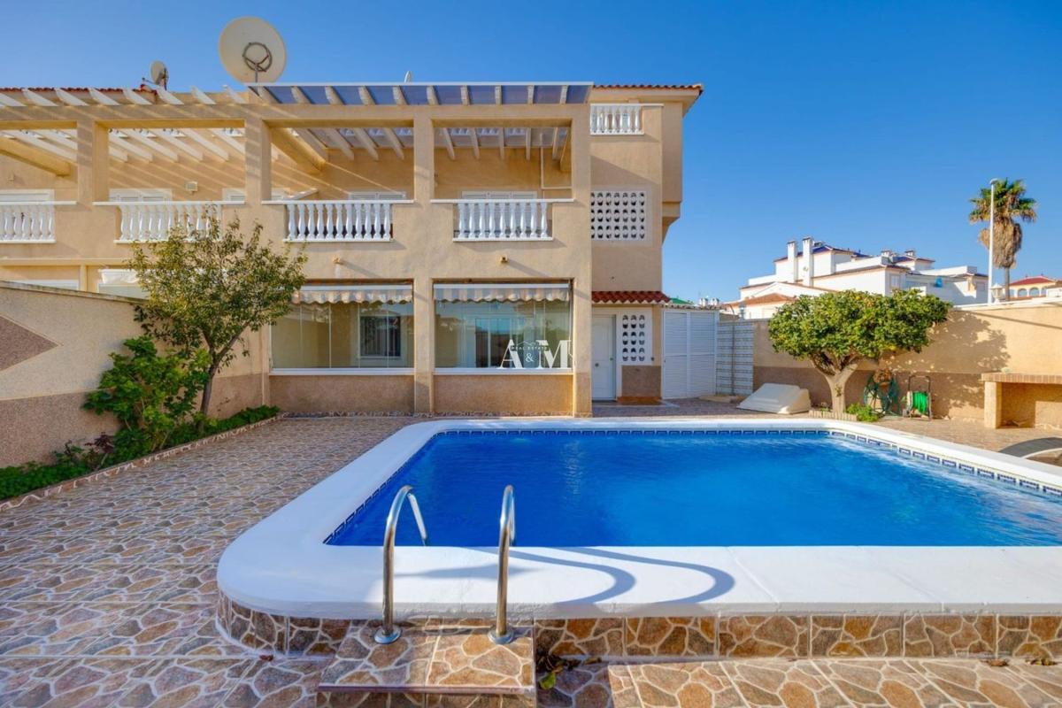 Sprzedaż niezależnego domku jednorodzinnego w Casa o chalet en La Ciñuelica - Villa Rosa, Orihuela, Orihuela photo 2