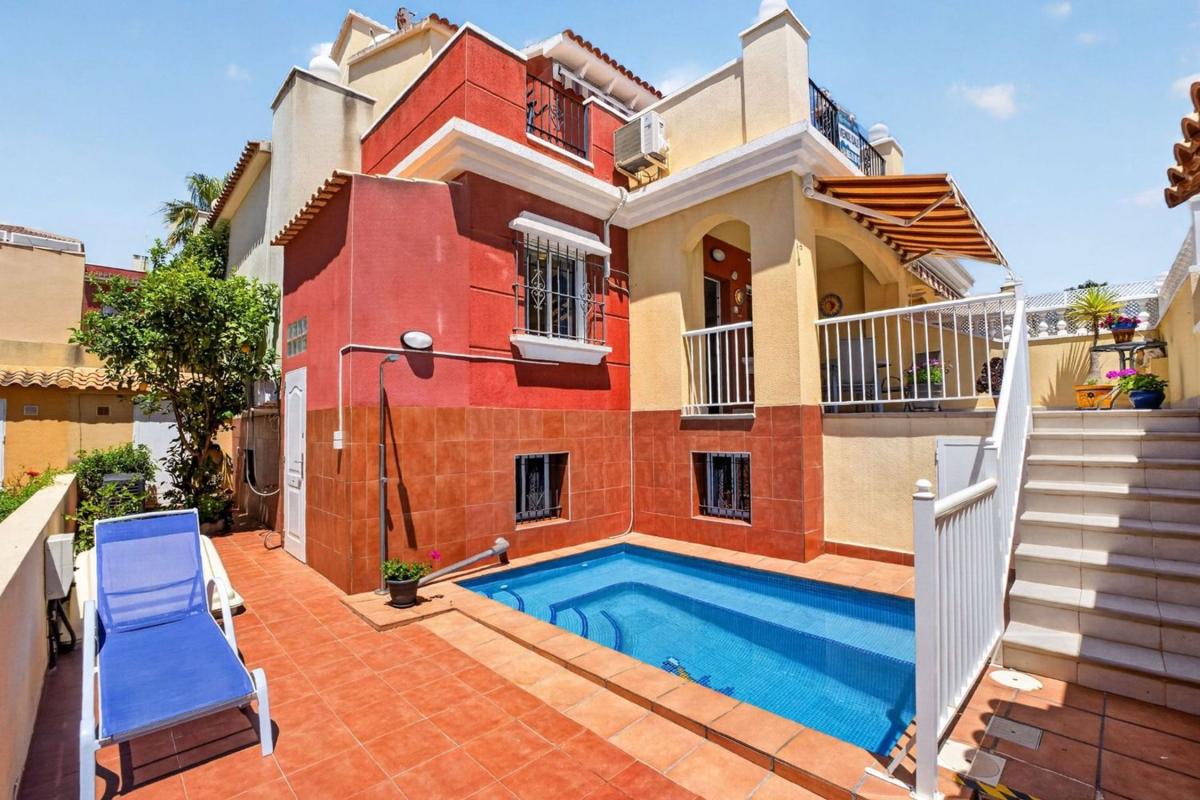 Properties for sale and rent in Spain photo 2