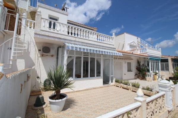 Chalet wolnostojący na sprzedaż w Casa o chalet en Calle Iniesta, Blue Lagoon - Galán, San Miguel de Salinas, San Miguel de Salinas photo 1