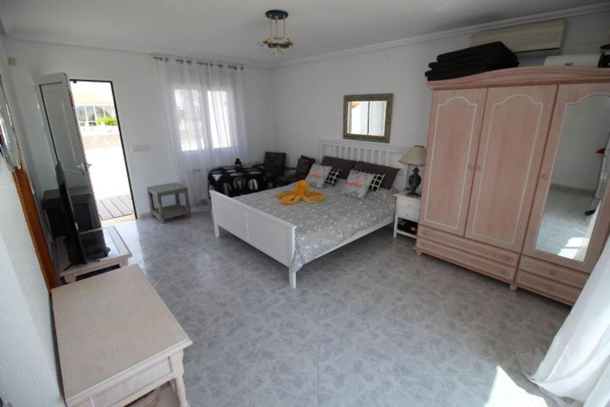 Продажа отдельного шале в Casa o chalet en Calle Iniesta, Blue Lagoon - Galán, San Miguel de Salinas, Сан-Мигель-де-Салинас photo 4