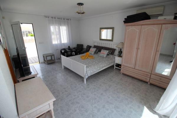 Chalet wolnostojący na sprzedaż w  Casa o chalet en Calle Iniesta, Blue Lagoon - Galán, San Miguel de Salinas, San Miguel de Salinas photo 4
