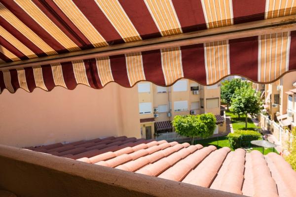 Chalet adosado en Calle la Bonanova, Villamontes-Boqueres, San Vicente del Raspeig photo 1