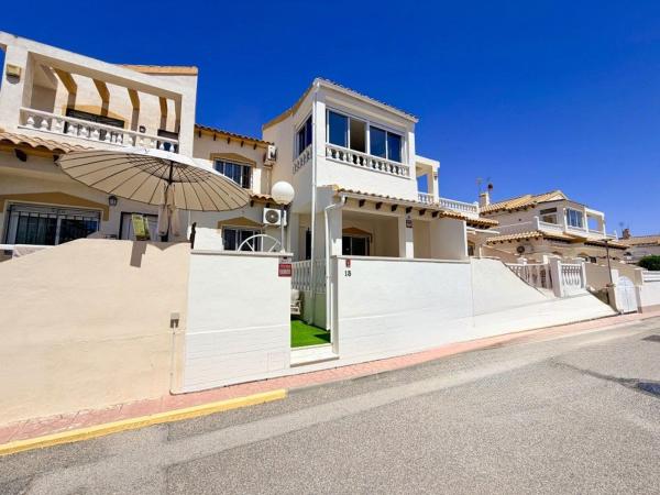 Chalet adosado en Trepadora, 18, Playa Flamenca, Orihuela photo 1