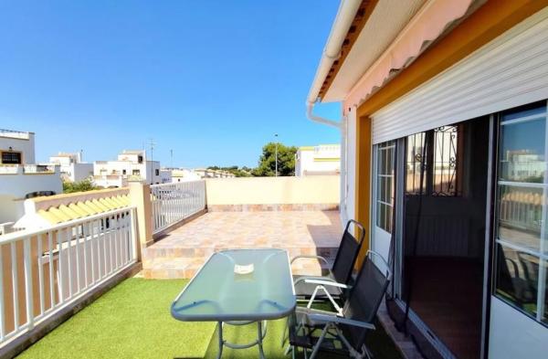 Chalet pareado en Zona Lago - Los Almendros, Orihuela thumbnail 1