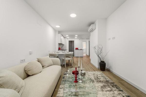 Venta de piso en Piso en Pozo Doctor Buades, 6, Carolinas Altas, Alicante / Alacant, Alicante / Alacant
photo 1