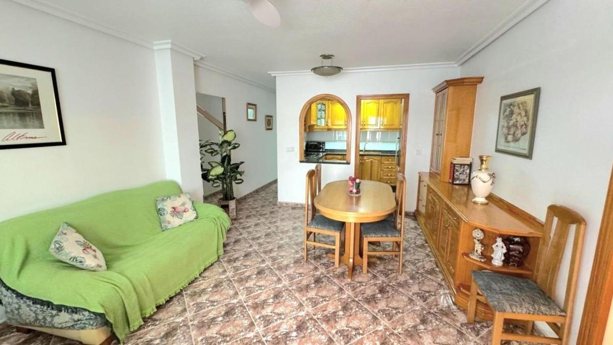 Sale of apartment in Piso en Playa del Cura, Torrevieja, Torrevieja
photo 2