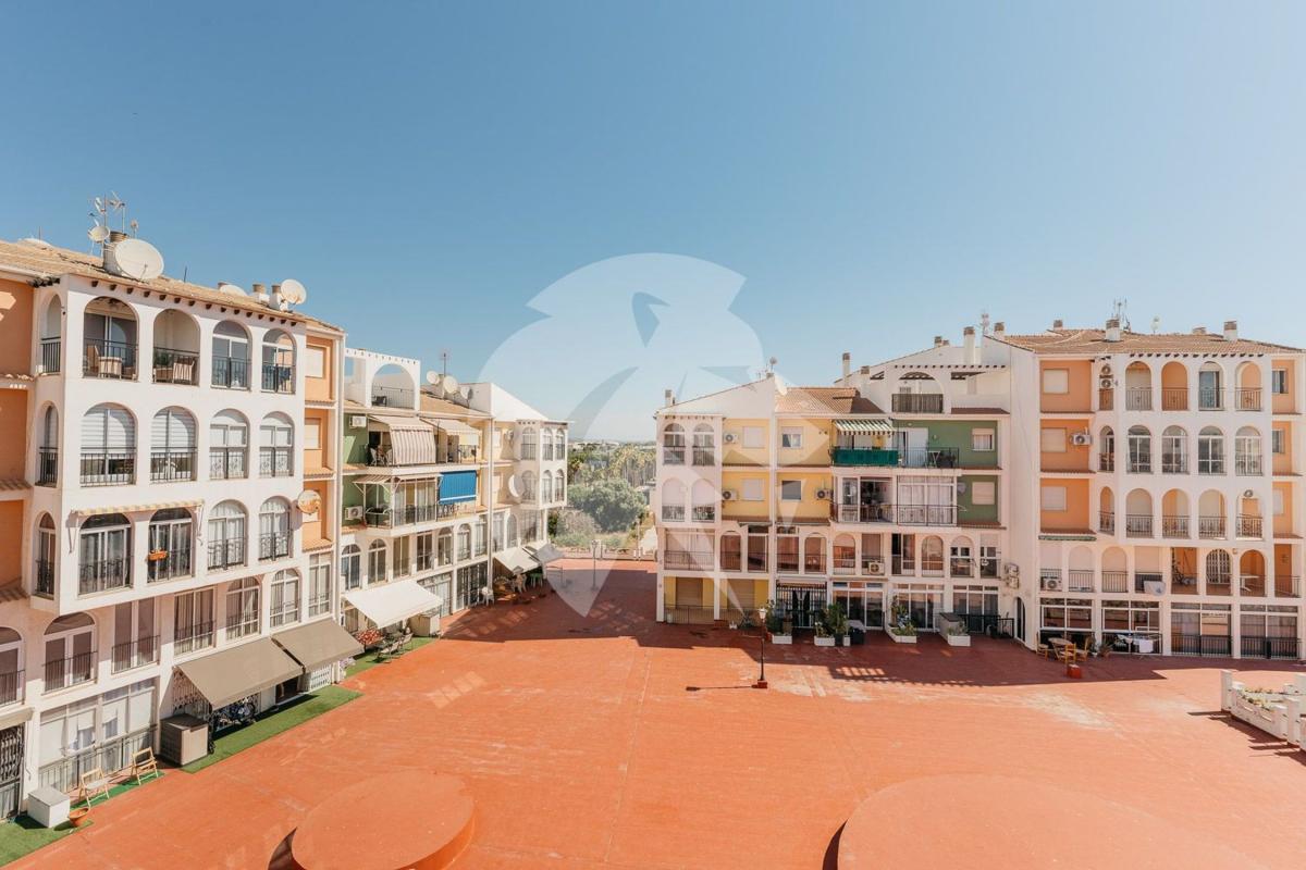 Venta de piso en Piso en Avenida Don Juan de Austria, La Veleta, Torrevieja, Torrevieja
 photo 4