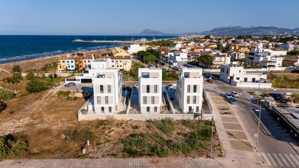 Casa o chalet independiente en Calle Llac Sanabria, 2 a, L'Almadrava-L'Estanyò, Denia thumbnail 1