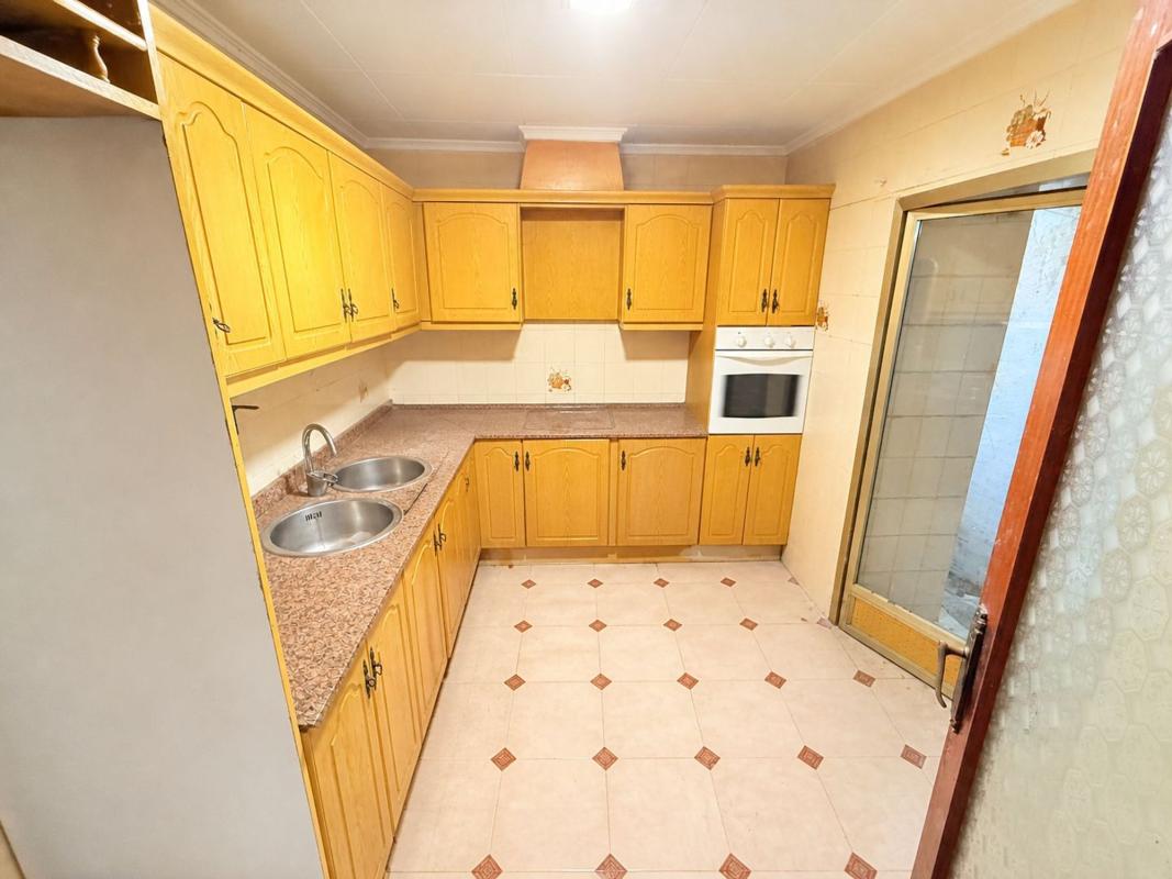 Sale of apartment in Piso en Calle València, Carolinas Bajas, Alicante / Alacant, Alicante
 photo 3