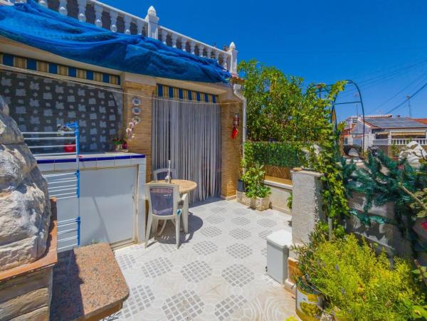 Casa o chalet independiente en Calle Pepe Luis Vázquez, La Siesta - El Salado - Torreta, Torrevieja photo 1