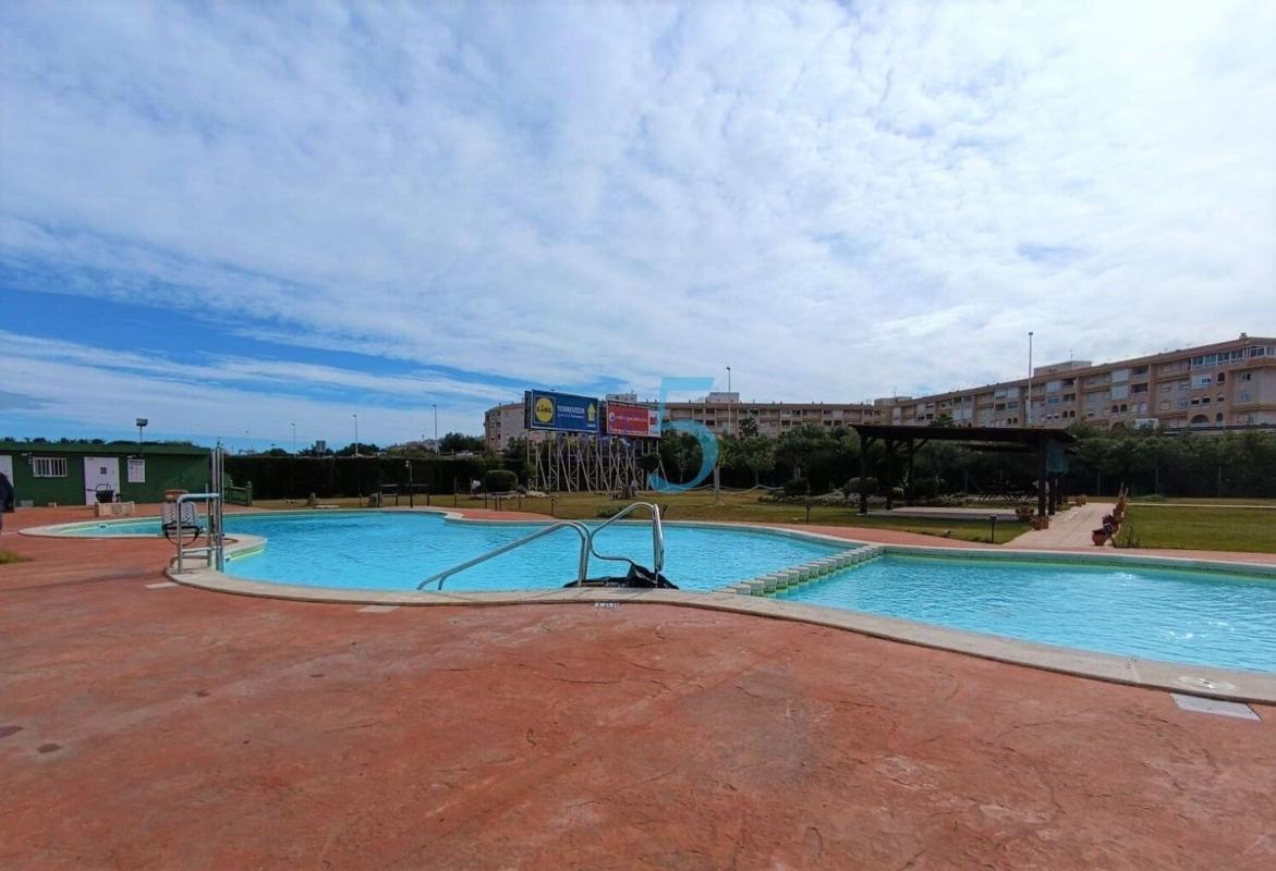 Venta de piso en Piso en Parque de las Naciones, Torrevieja, Torrevieja
photo 3
